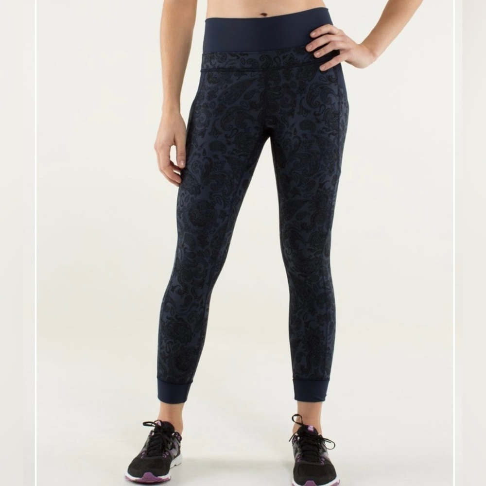 Lululemon En Route Crop legging Blue Paisley Jogger Full-on Luon Sz6☀️ - Picture 3 of 16
